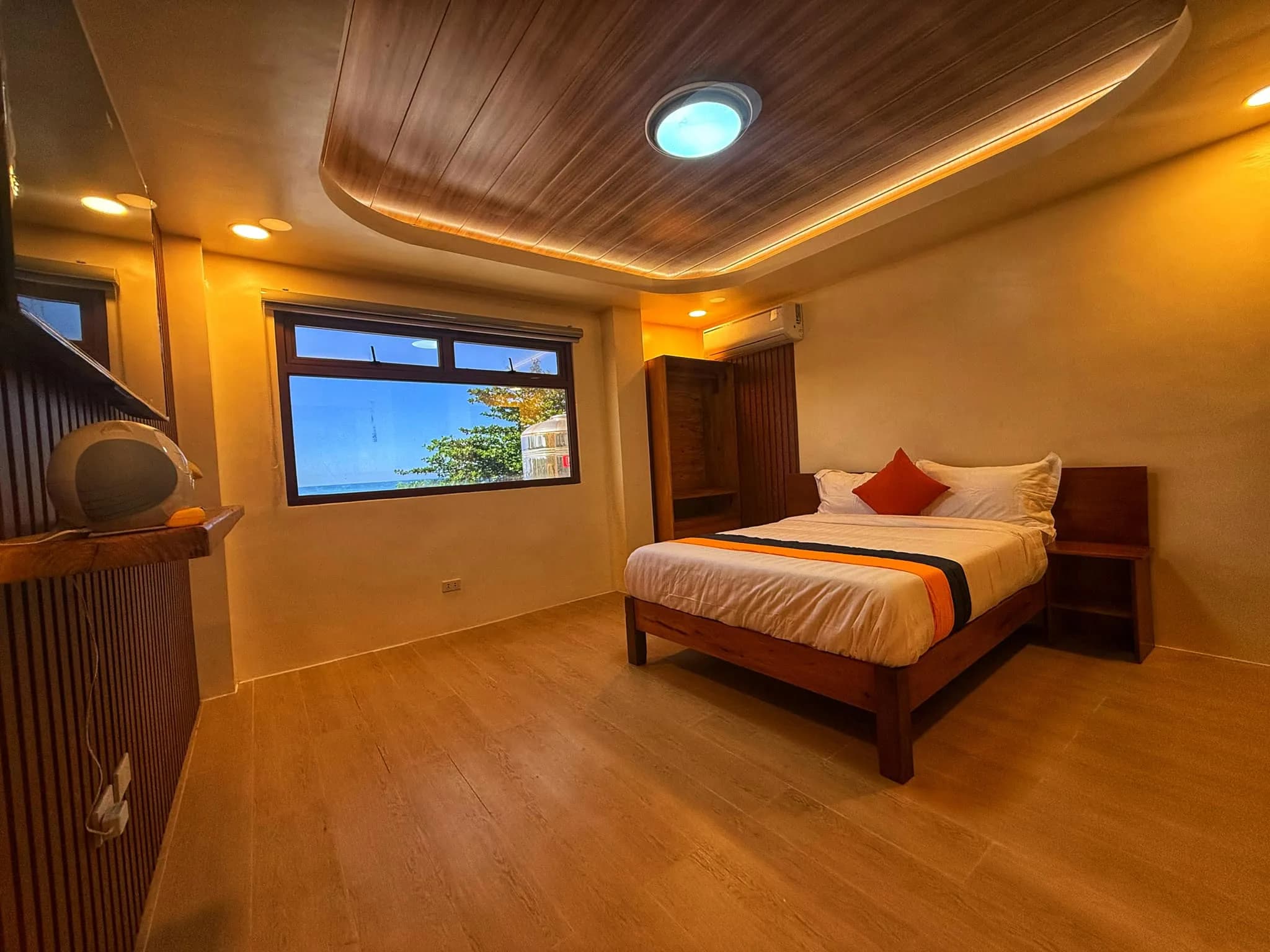 CM 225 gallery image 2